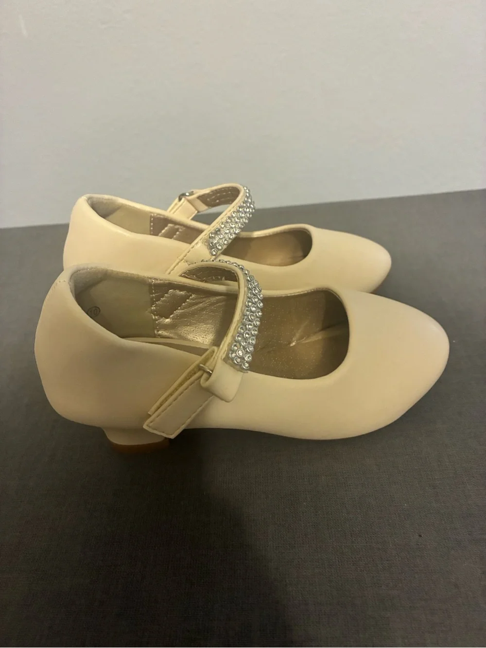 Girls Beige Mary Jane Dress Shoes with Rhinestone Strap size 10